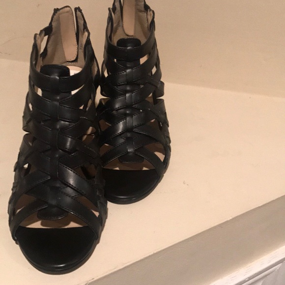 Heels - Picture 2 of 3